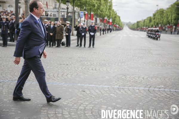 François Hollande et Manuel Valls à la cérémonie du 8 mai 2014