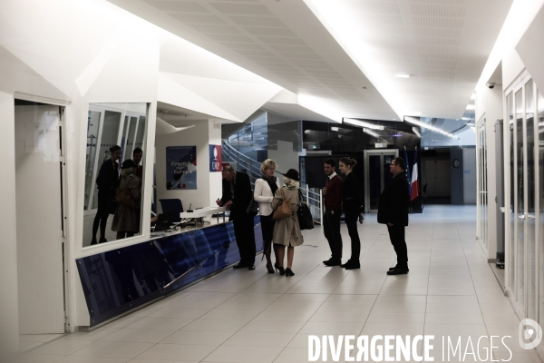 UMP : Rue de Vaugirad après l annonce de la demission de Copé
