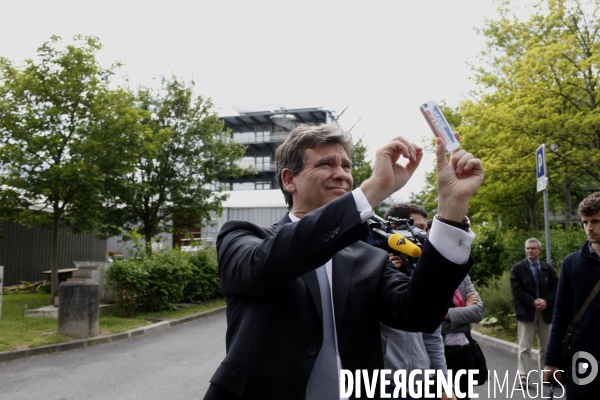 Arnaud MONTEBOURG et Najat VALLAUD-BELKACEM visitent la Cité DESCARTES à Champs - sur - Marne