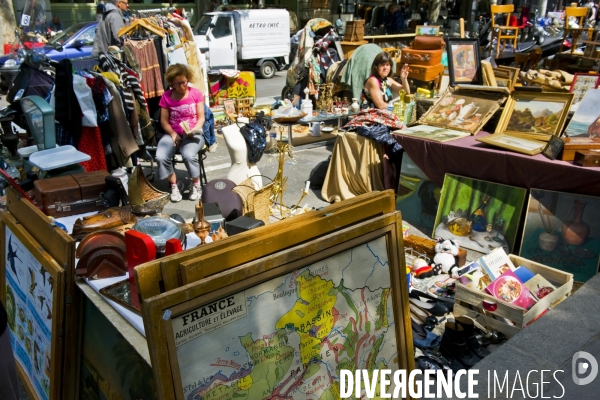 Illustration Mai 2014.A la brocante de printemps dans le troisiéme arrondissement