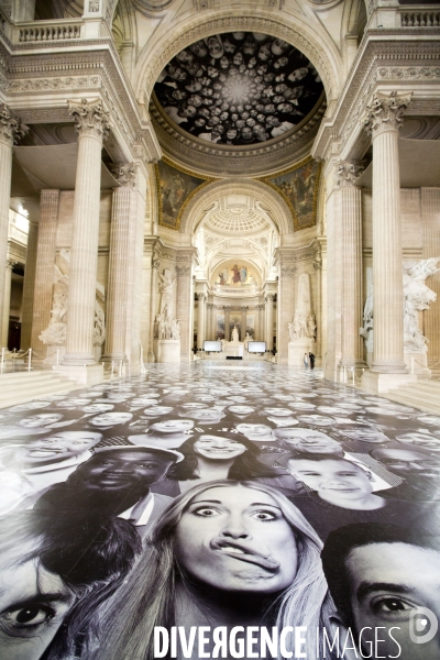 Inauguration de l installation   Inside Out   de l artiste JR sur le dôme et dans la nef du Panthéon, fruit d une commande du Centre des Monuments Nationaux