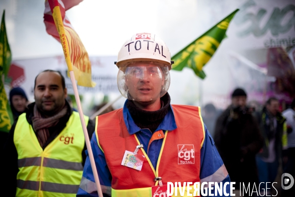 Manifestation des salariés de Total contre la fermeture du site de Dunkerque