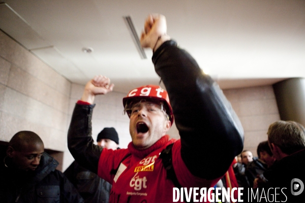 Manifestation des salariés de Total contre la fermeture du site de Dunkerque
