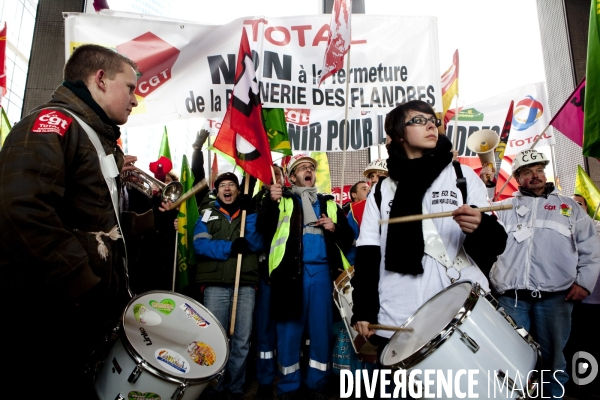 Manifestation des salariés de Total contre la fermeture du site de Dunkerque