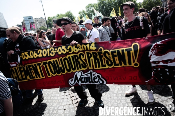 Les antifas dans la rue pour clement meric et contre le fn