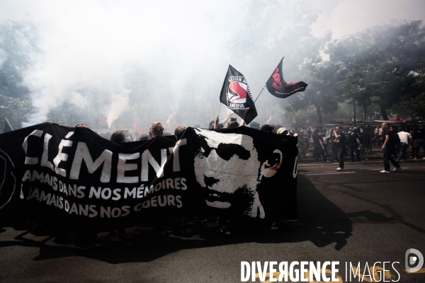 Les antifas dans la rue pour clement meric et contre le fn