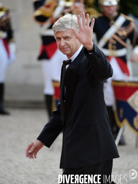 Diner d état à l Elysée en l honneur de la reine Elisabeth II