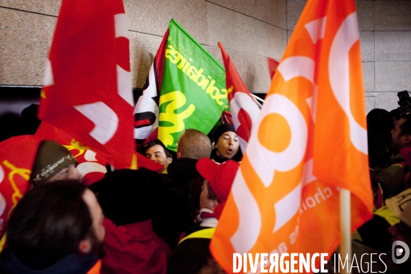 Manifestation des salariés de Total contre la fermeture du site de Dunkerque