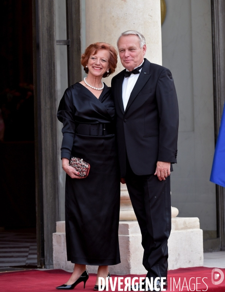 Diner d état à l Elysée en l honneur de la reine Elisabeth II