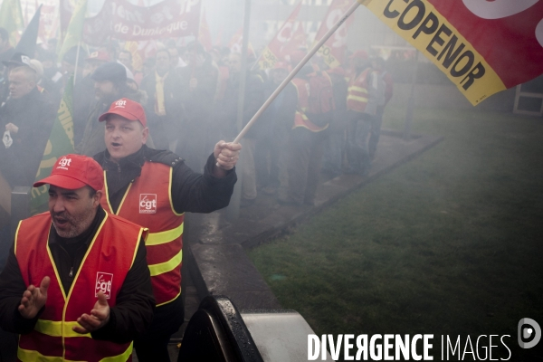 Manifestation des salariés de Total contre la fermeture du site de Dunkerque