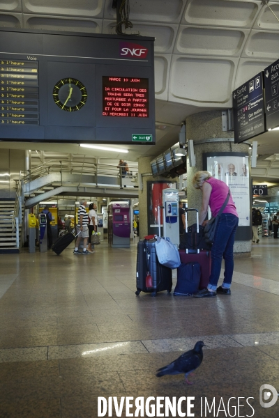 Gare de lyon part dieu par Bruno LEVY - Photographie BLE1184012 ...