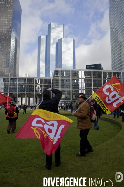 Manifestation des salariés de Total contre la fermeture du site de Dunkerque