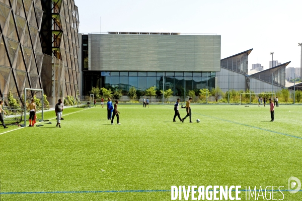 Le sport a Paris.Le centre sportif Jules Ladoumegue à Paris.Les tennis