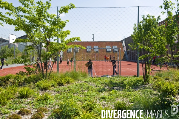 Le sport a Paris.Le centre sportif Jules Ladoumegue à Paris.Les tennis