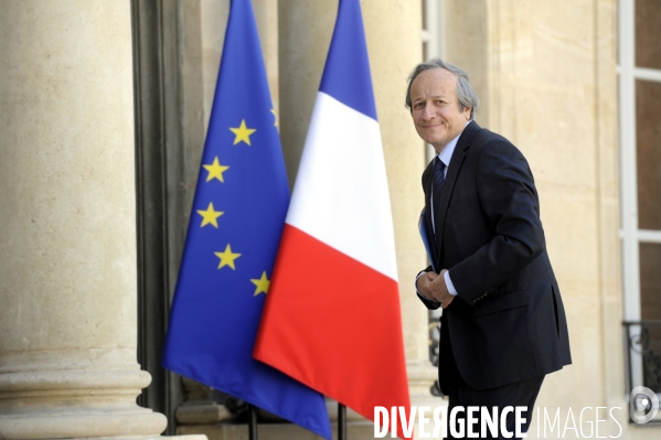 Réforme territoriale. Consultations de François HOLLANDE