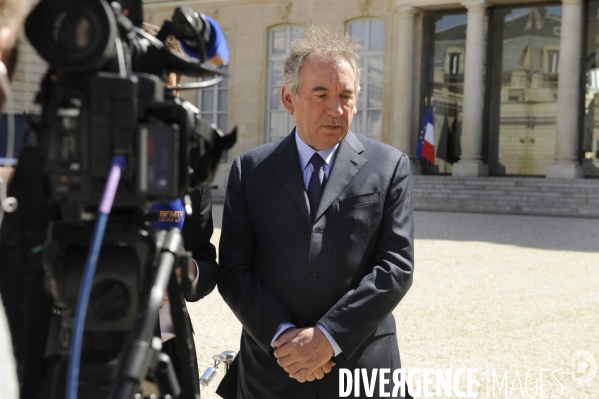 Réforme territoriale. Consultations de François HOLLANDE