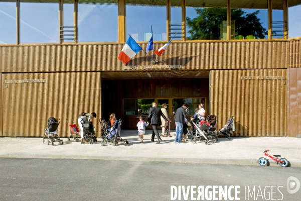 L  ecole maternelle et elementaire Justin Oudin le quartier numerique du Fort d Issy