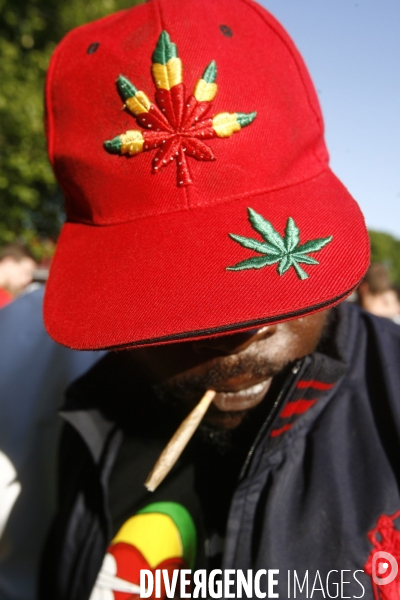 Rassemblement du 18 joints à la Villette