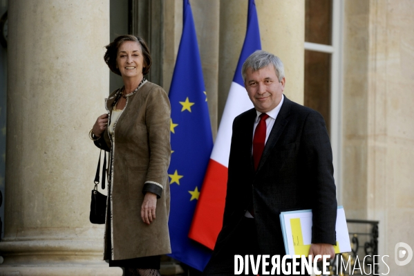 Réforme territoriale. Consultations de François HOLLANDE