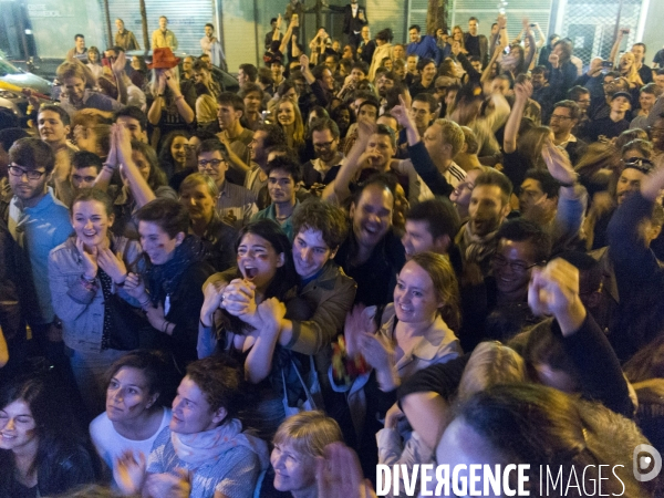 Jeunes supporters allemands pendant la finale Argentine-Allemagne, dans le seul biergarten allemand parisien