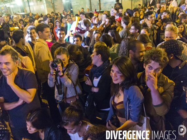 Jeunes supporters allemands pendant la finale Argentine-Allemagne, dans le seul biergarten allemand parisien