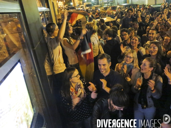 Jeunes supporters allemands pendant la finale Argentine-Allemagne, dans le seul biergarten allemand parisien