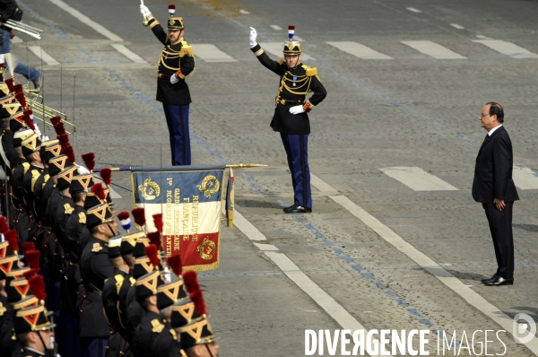 Défilé militaire du 14 juillet. Tribune officielle