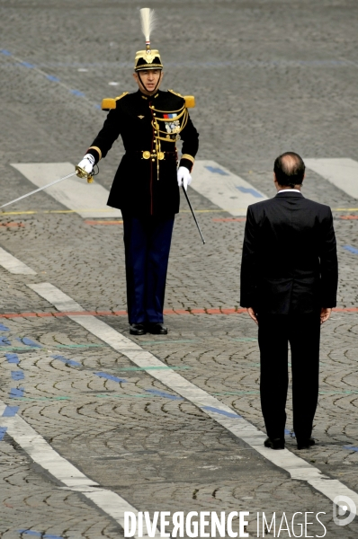 Défilé militaire du 14 juillet. Tribune officielle