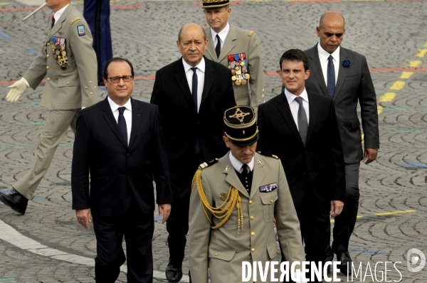 Défilé militaire du 14 juillet. Tribune officielle