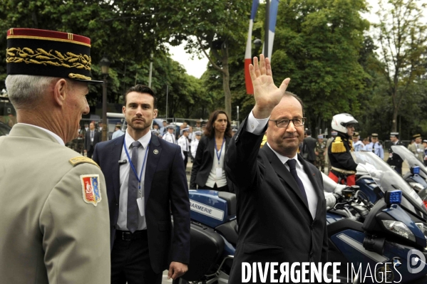 Défilé militaire du 14 juillet. Tribune officielle