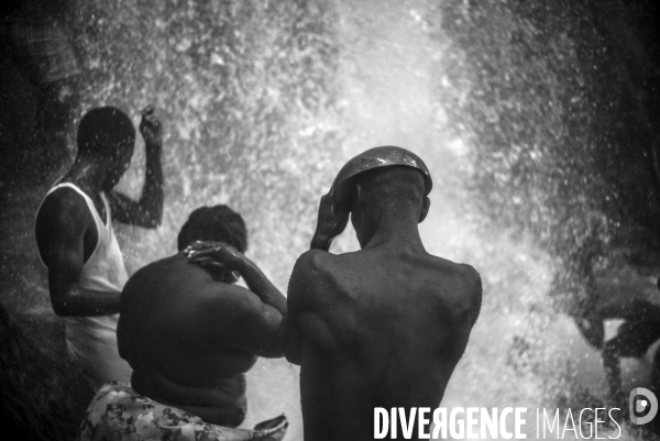 Pelerinage vaudou a saut d eau, haiti