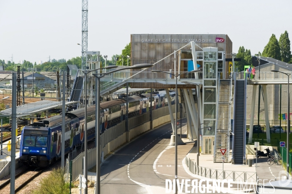 La gare sncf Creteil Pompadour sur la ligne  D du rer