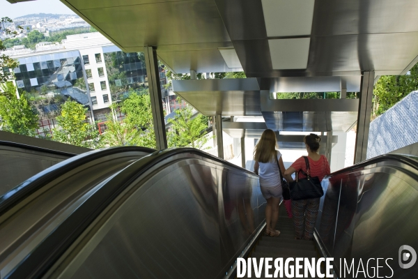 Unique en France: les six escaliers mecaniques des Epinettes a Issy les Moulineaux