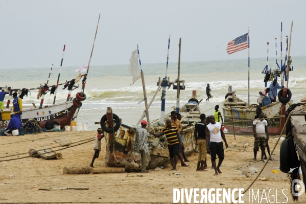 TOGO : Contrebandiers et pêcheurs à la passe d  ANEHO