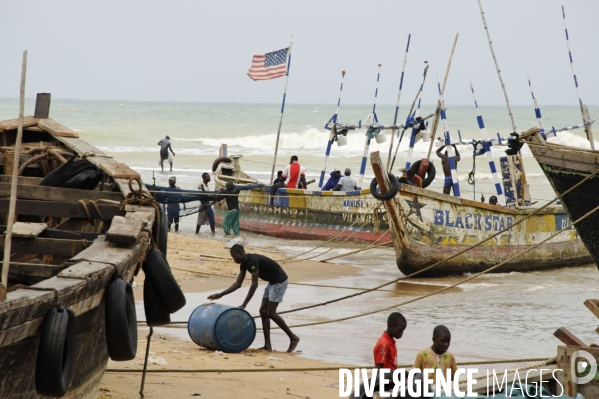 TOGO : Contrebandiers et pêcheurs à la passe d  ANEHO