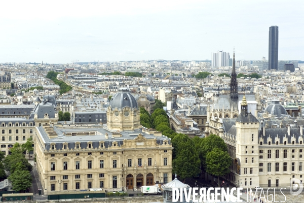 Illustration  Juillet 2014.Vue aerienne de Paris