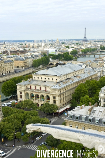 Illustration  Juillet 2014.Vue aerienne de Paris