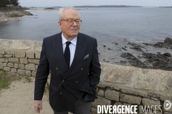 Jean-Marie LE PEN dans sa ville natale de la Trinité sur Mer