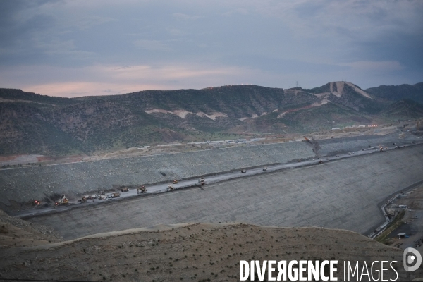 La construction du barrage d Illisu, Turquie