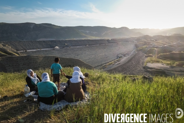 La construction du barrage d Illisu, Turquie