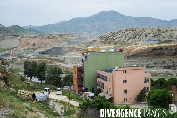La construction du barrage d Illisu, Turquie