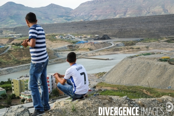 La construction du barrage d Illisu, Turquie