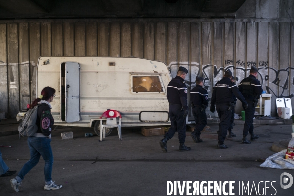 Expulsion d un camp de roms a ivry.