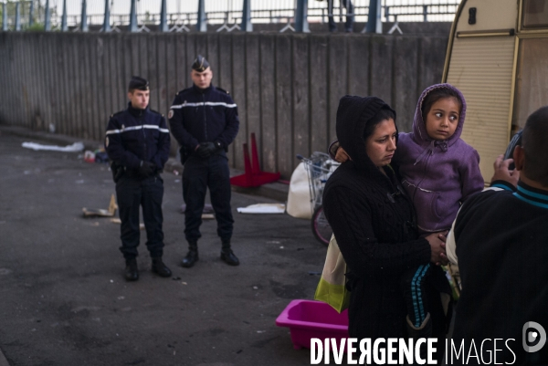 Expulsion d un camp de roms a ivry.