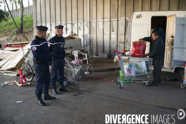 Expulsion d un camp de roms a ivry.