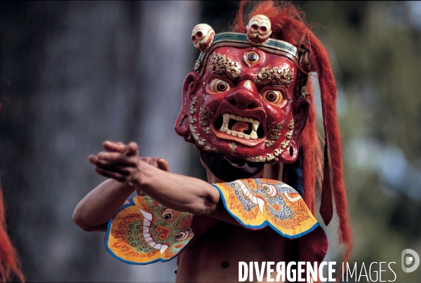 BHOUTAN : Danses monastiques du festival du TSECHU