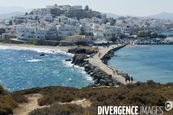 Grece. Ete 2014.La ville de Naxos, chef lieu de l ile,est construite à flanc de colline.