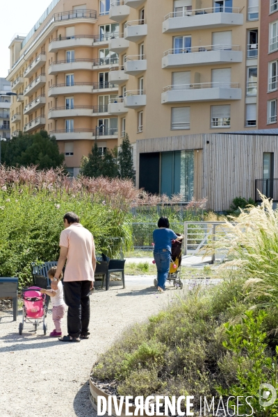 Illustration Août 2014. Le parc Nelson Mandela a Courbevoie