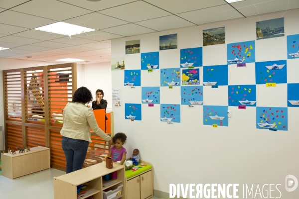 Des enfants a la creche des Louvresses a Gennevilliers