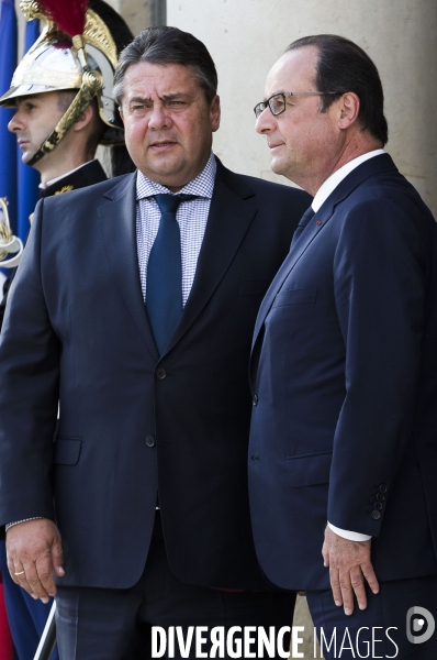 Reunion des chefs de gouvernement europeens a l Elysee.